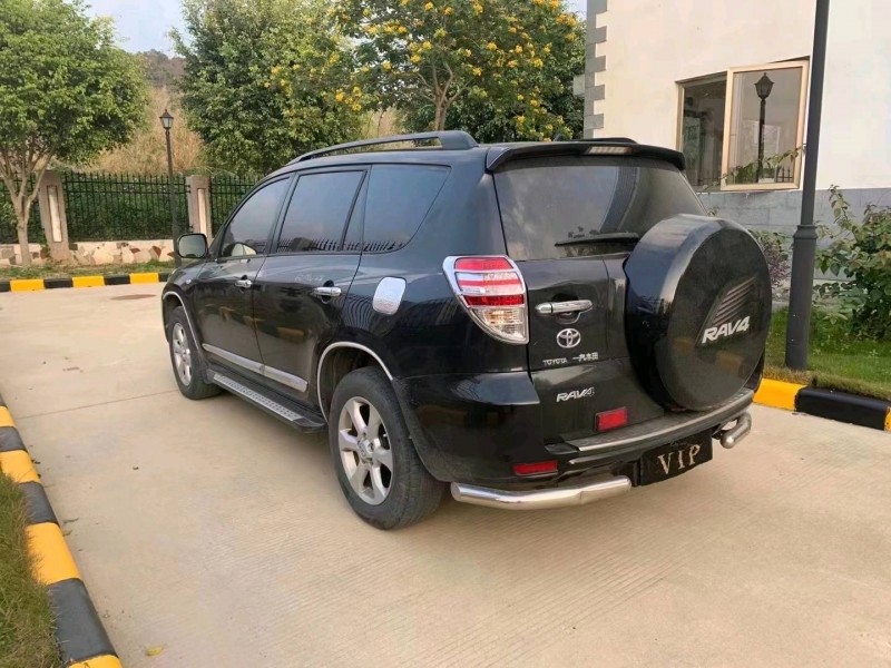 廣州13年豐田RAV44