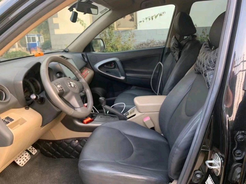 廣州13年豐田RAV49