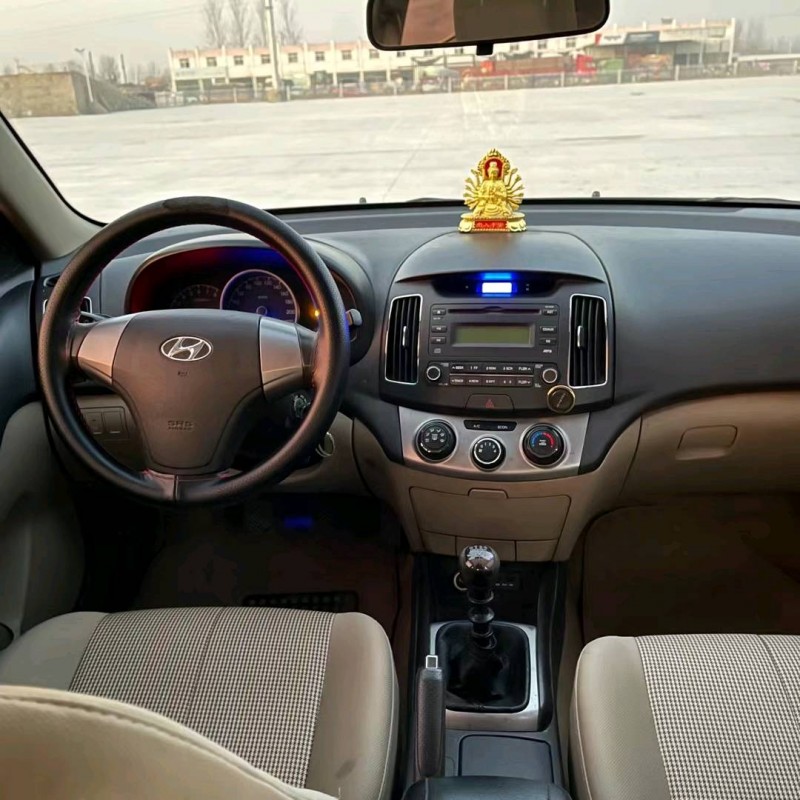 北京12年现代悦动8