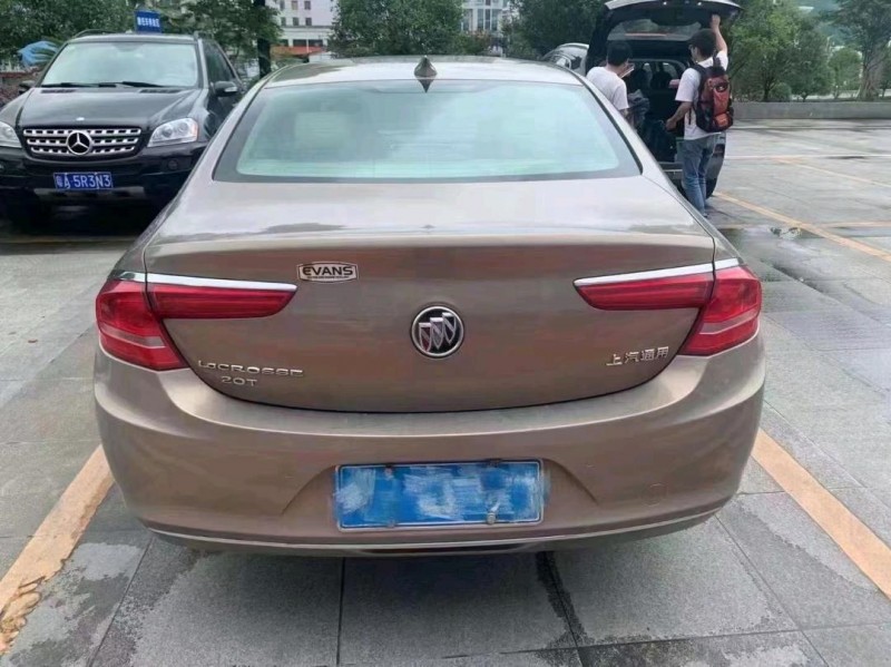 北京16年别克君越3