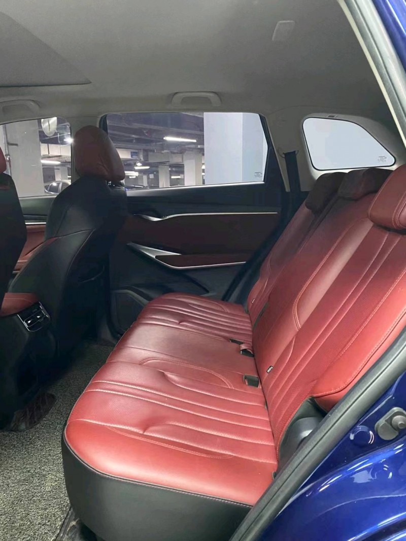 成都20年長安汽車CS756