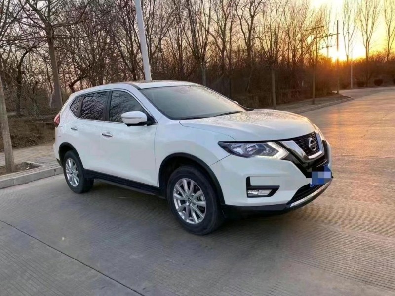秦皇島19年日產奇駿3