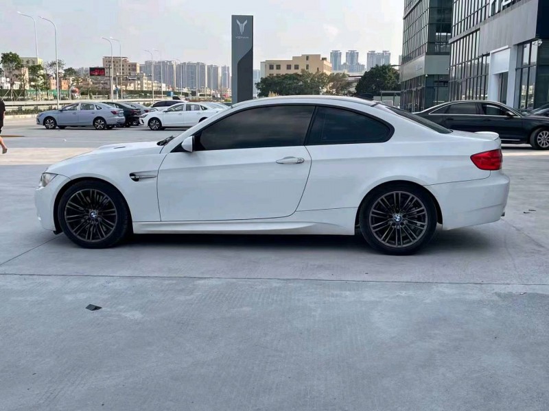 廣州12年寶馬M33
