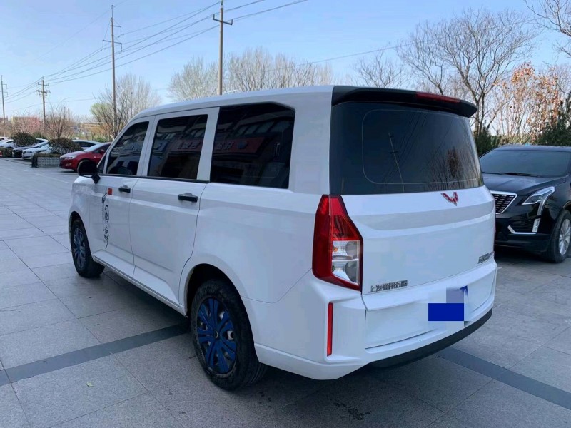 濟寧20年五菱汽車宏光7