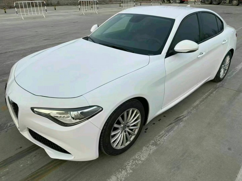 濟寧19年阿爾法·羅密歐Giulia3