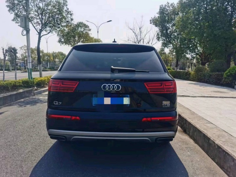 蘇州17年奧迪Q75