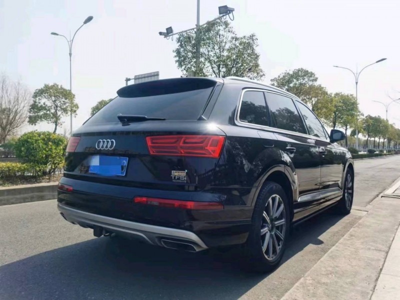 蘇州17年奧迪Q76