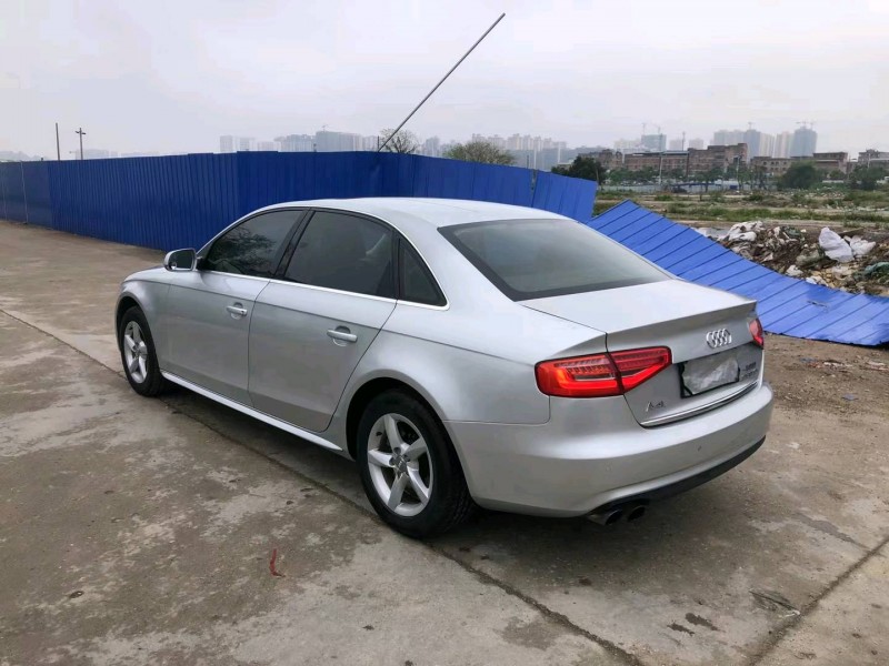 南寧13年奧迪A4L8