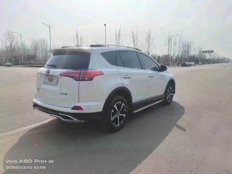 安陽18年豐田RAV48