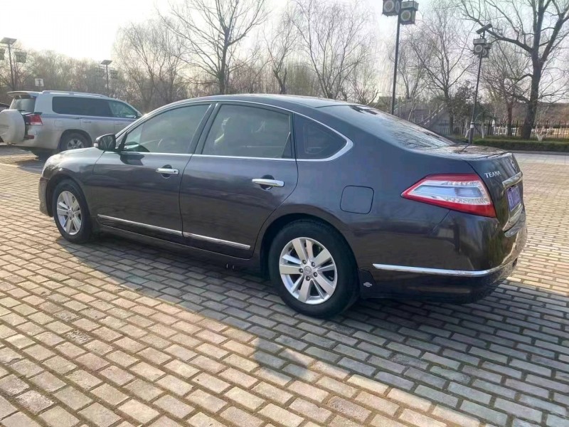 東營12年日產天籟8