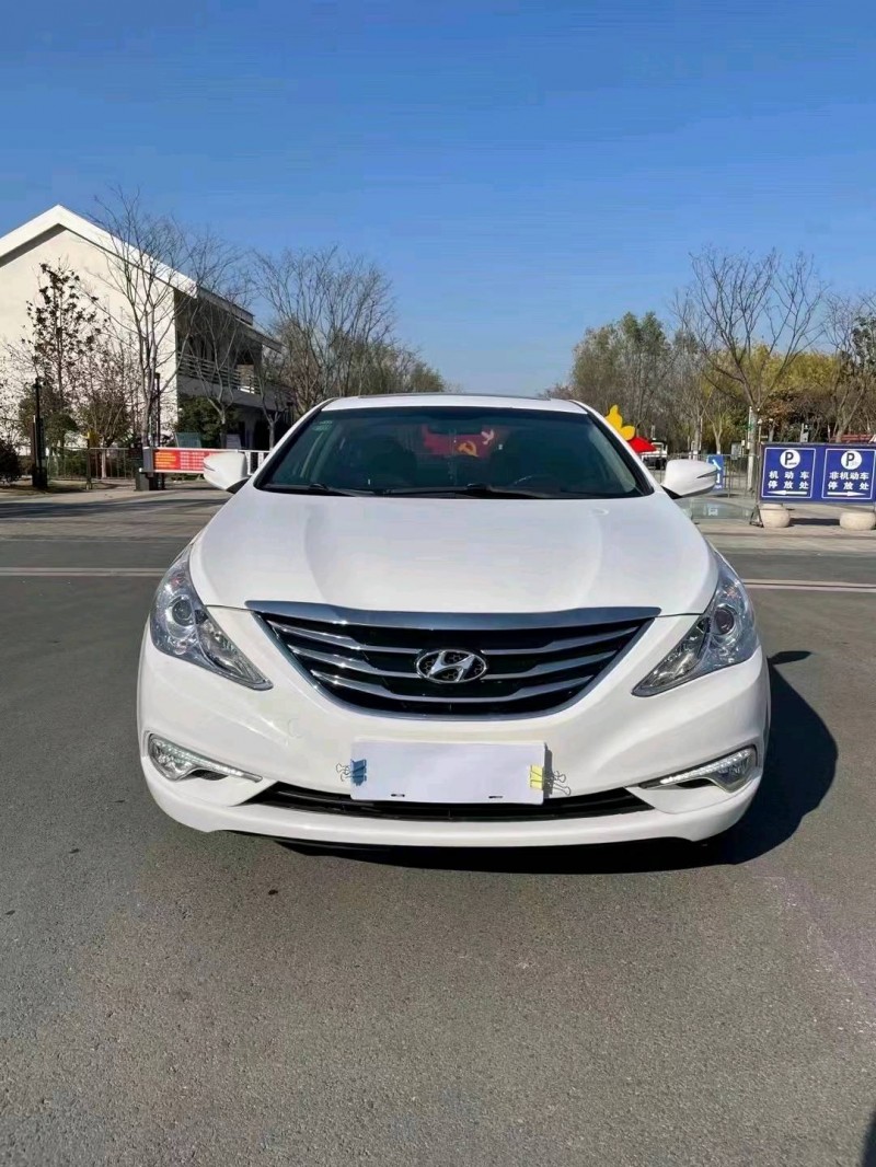 徐州16年现代索纳塔八1