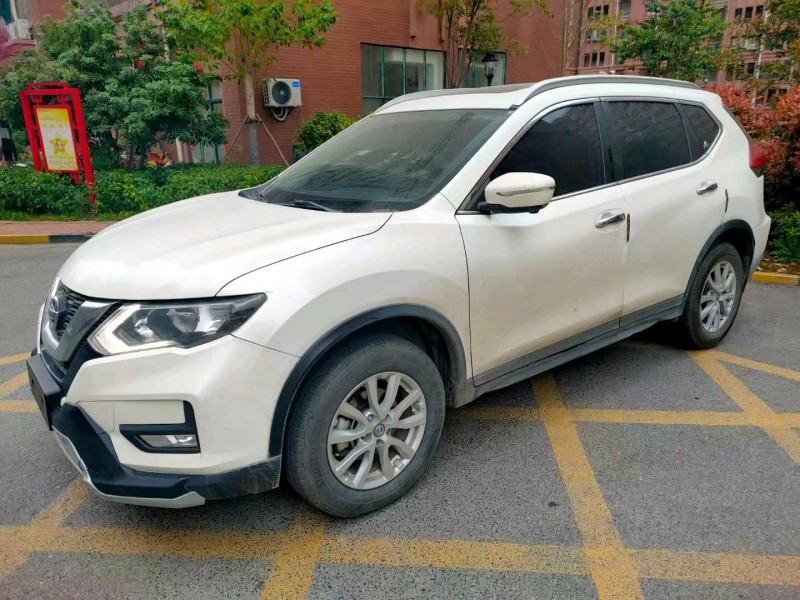 萍鄉17年日產奇駿2
