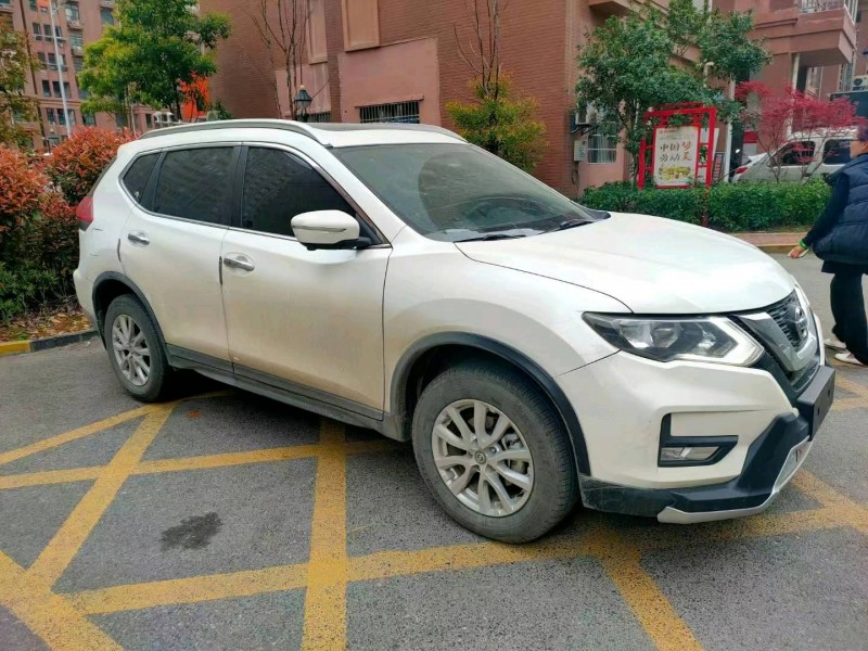 萍鄉17年日產奇駿3