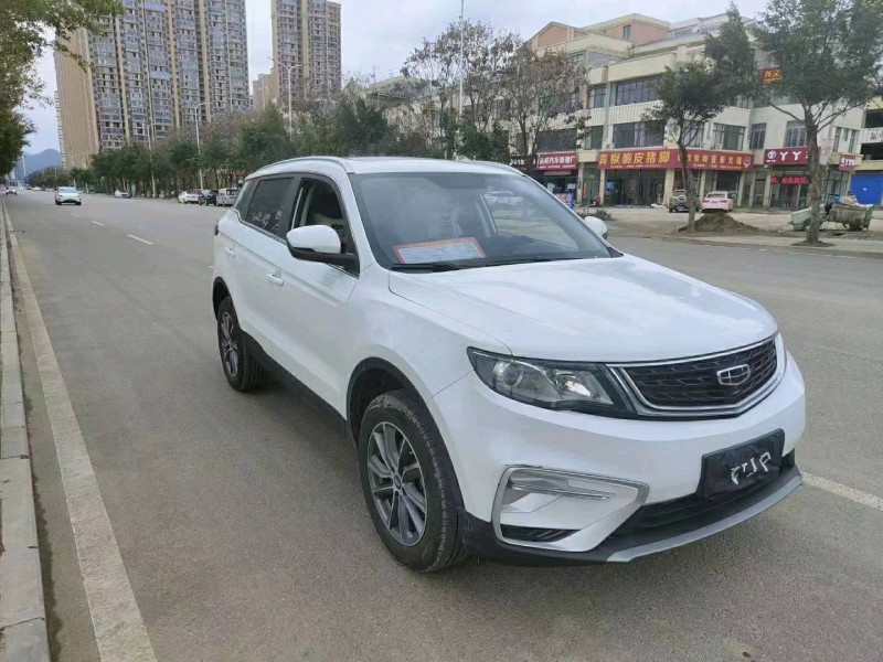 銅仁21年吉利博越3