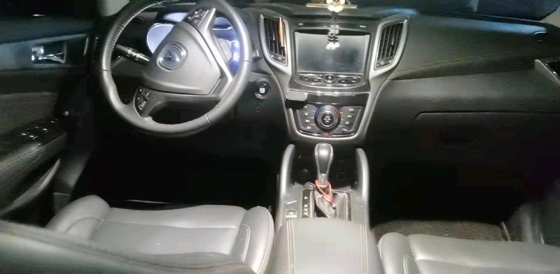 合肥18年長安汽車CS752