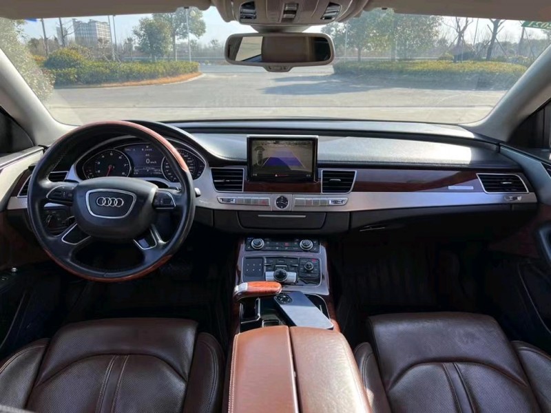 鹽城12年奧迪A8L7