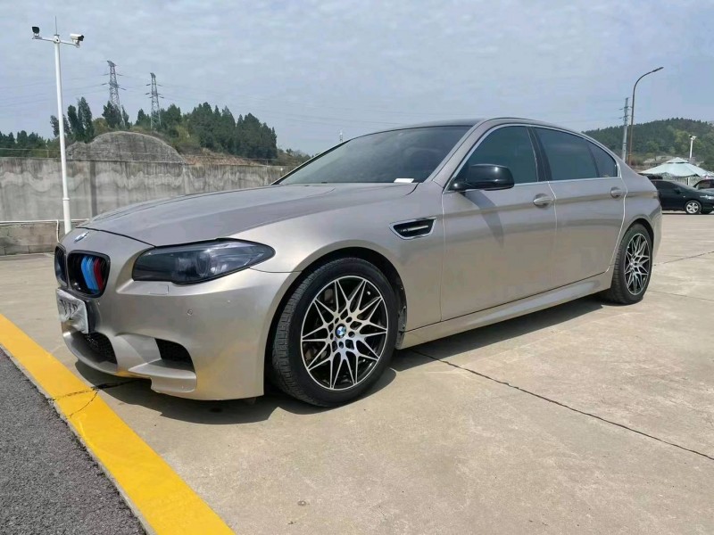 北京13年宝马5系8