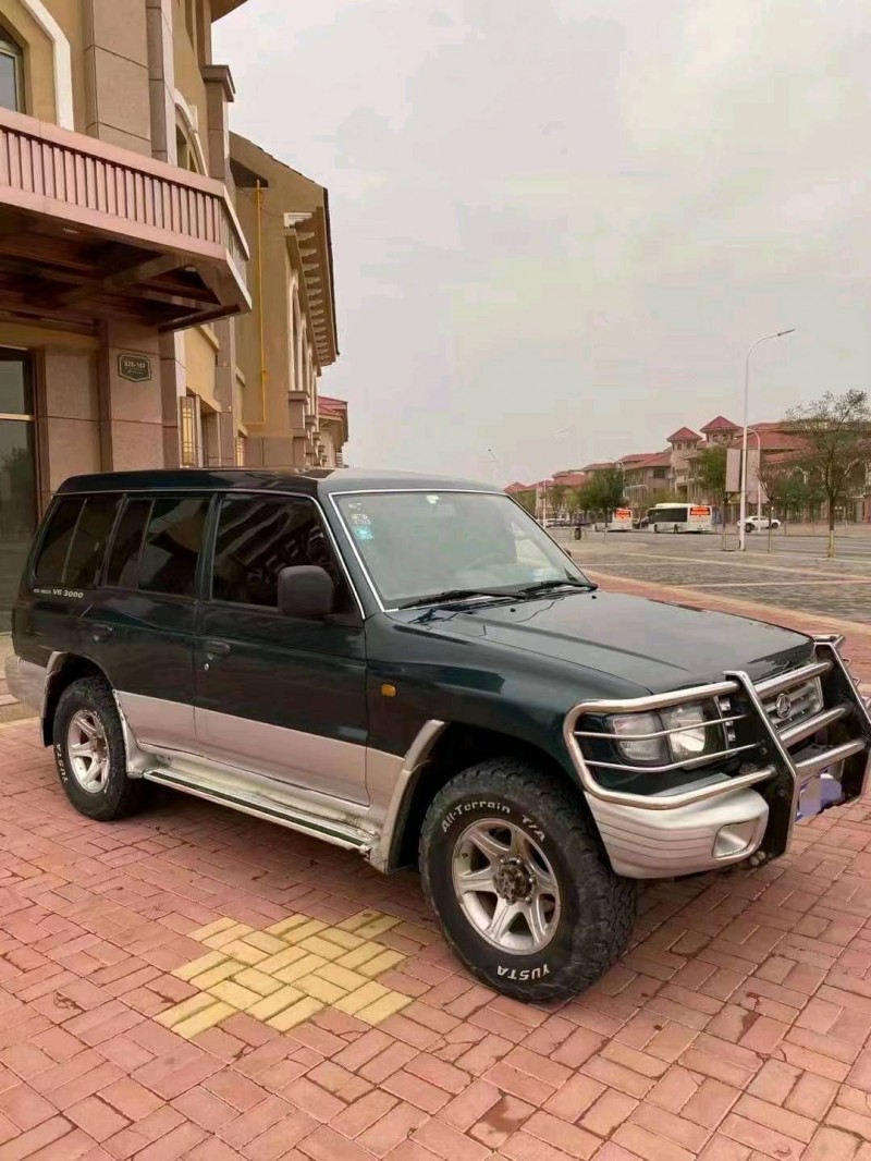 赤峰14年獵豹汽車黑金剛5