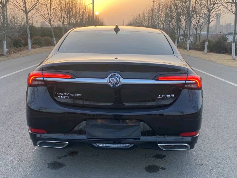 徐州20年别克君越7