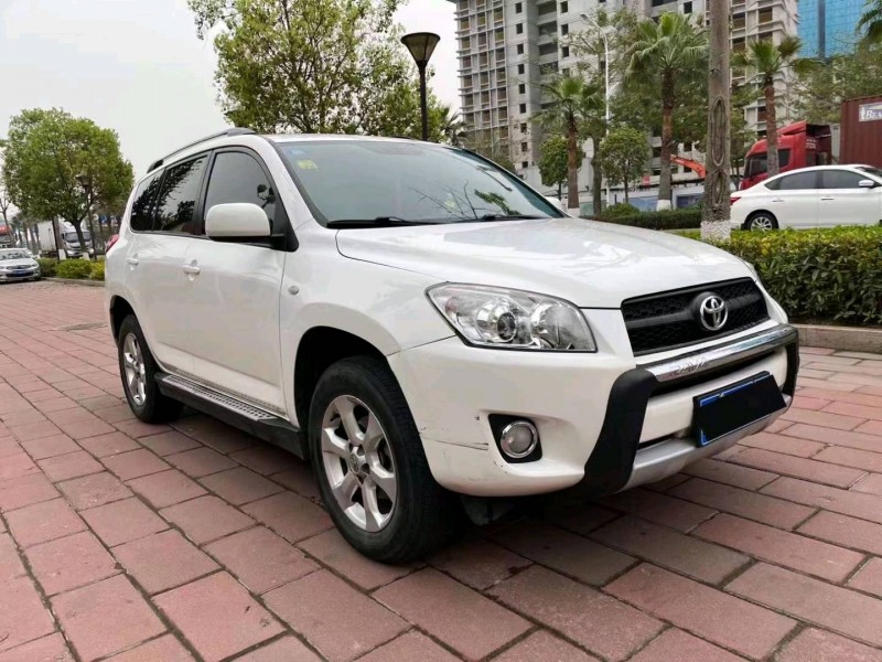 三明12年豐田RAV42