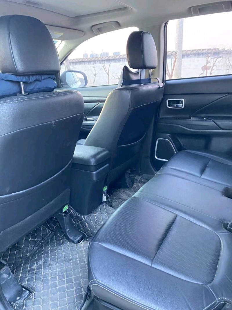 徐州18年三菱欧蓝德5