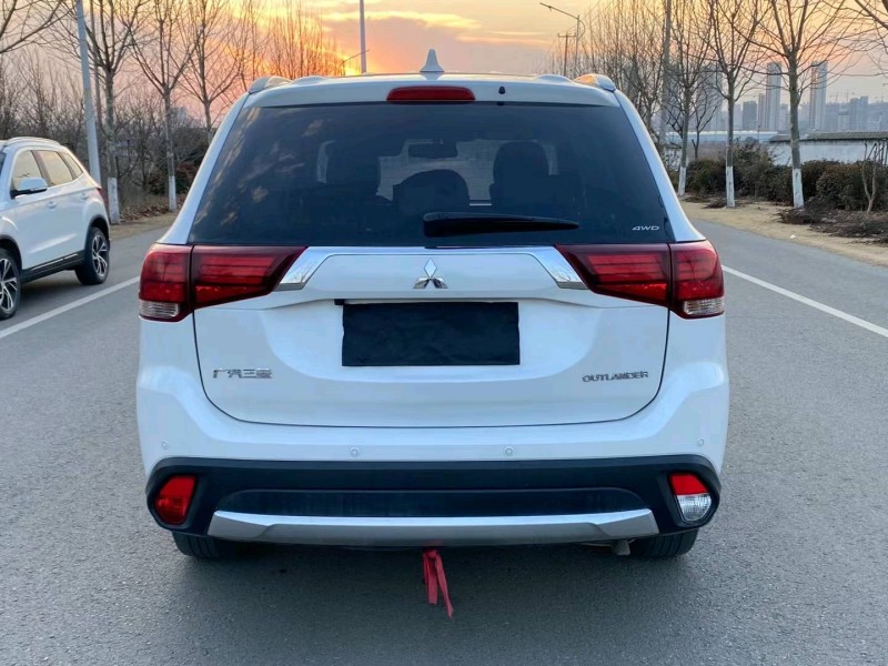 徐州18年三菱欧蓝德7