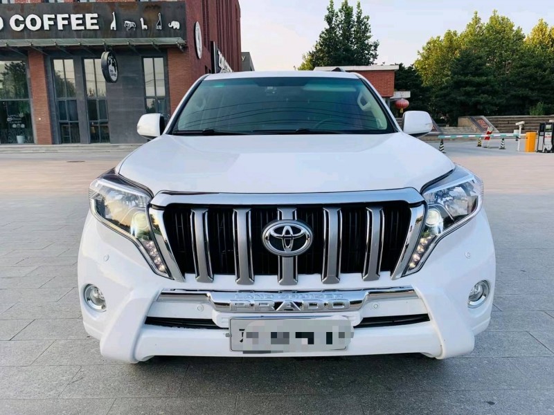 北京14年丰田普拉多9