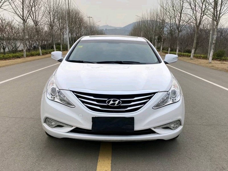 徐州17年现代索纳塔八1