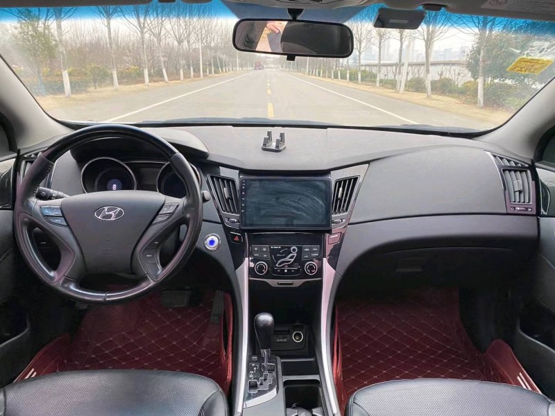 徐州17年现代索纳塔八6