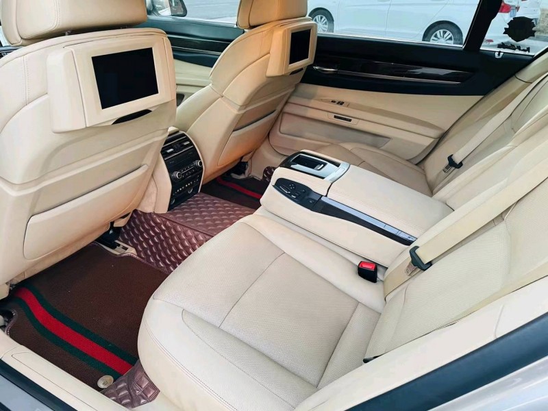 北京11年宝马7系4