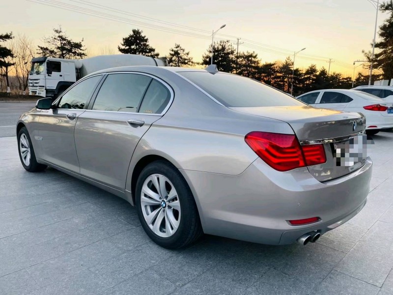 北京11年宝马7系3