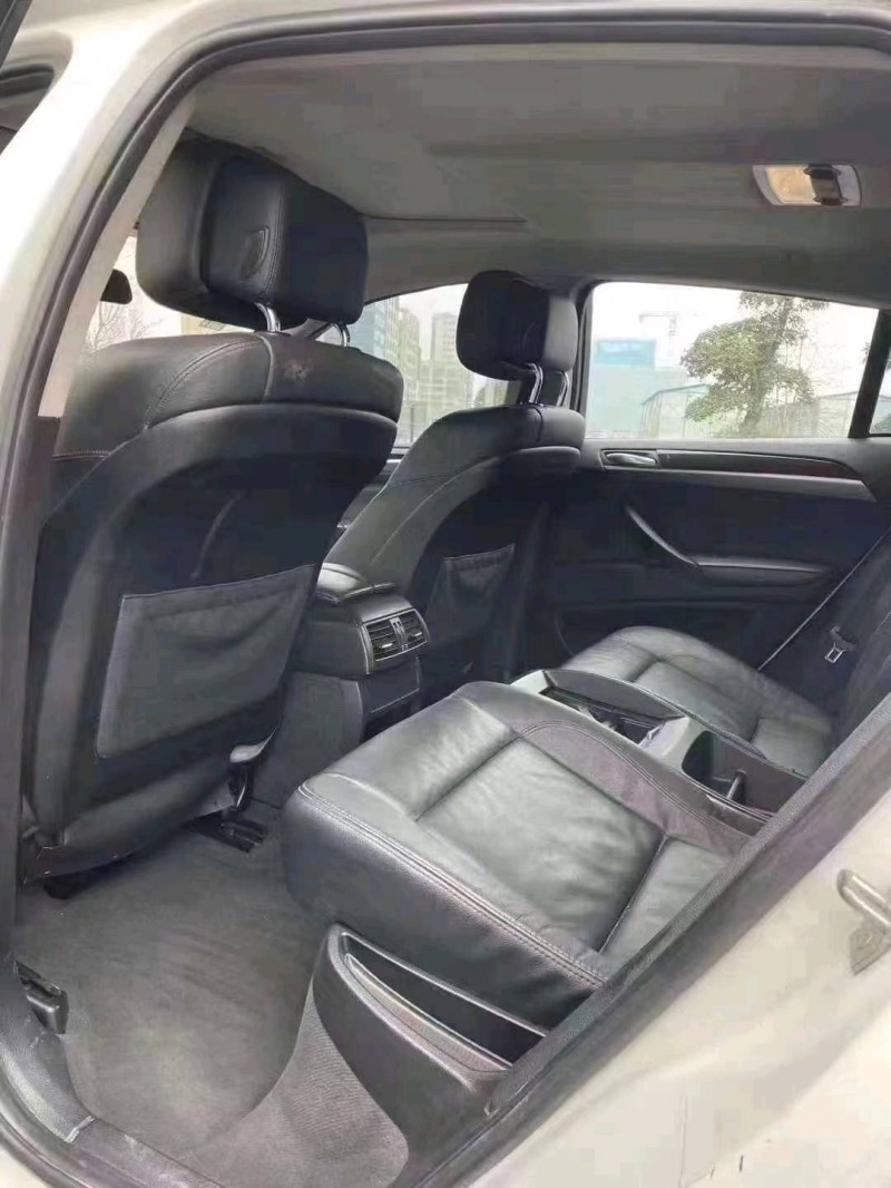 北京12年宝马X66