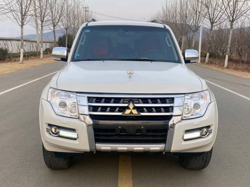 徐州20年三菱帕杰罗1