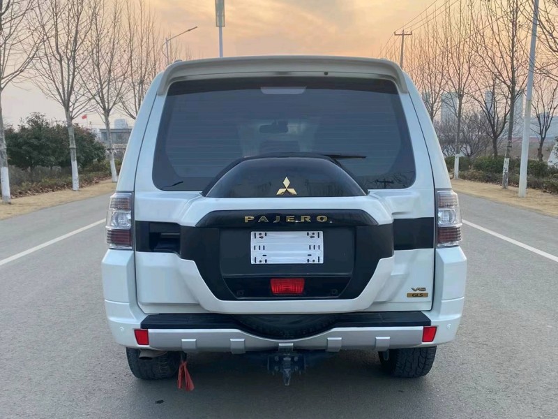 徐州20年三菱帕杰罗7