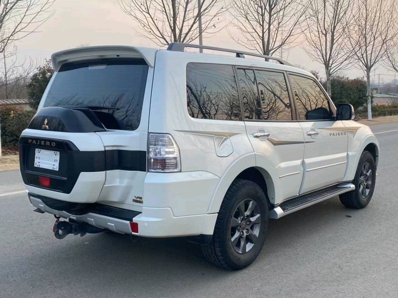 徐州20年三菱帕杰罗9