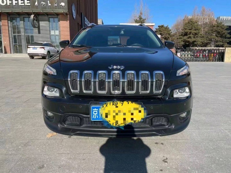 北京16年Jeep自由光9