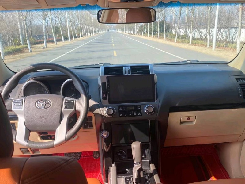 徐州17年丰田普拉多8