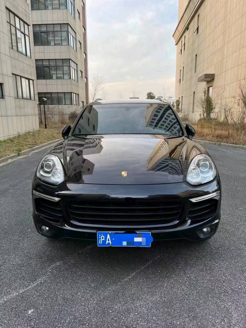 上海17年保時捷卡宴1