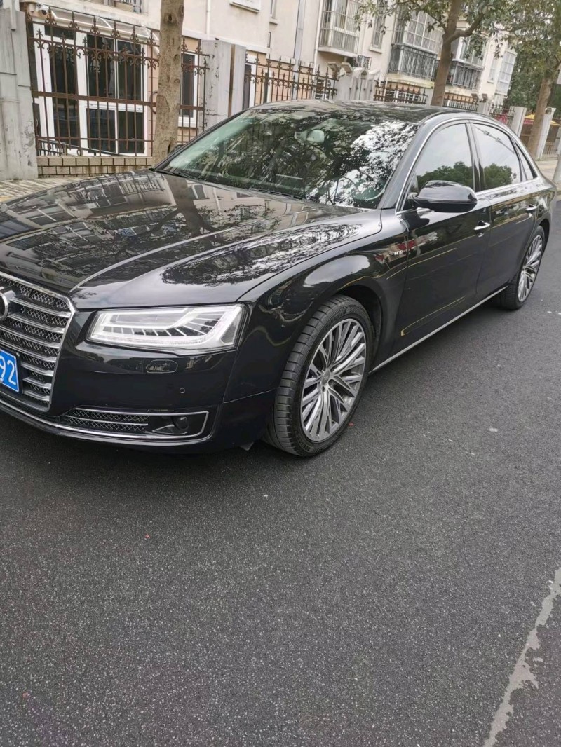 上海14年奧迪A8L2