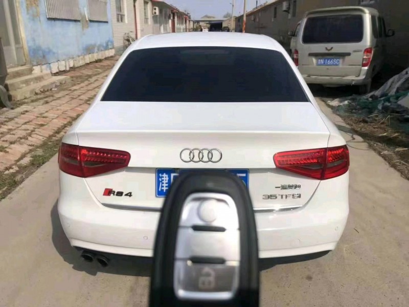 天津13年奧迪A4L5