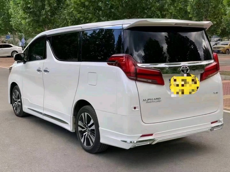 北京18年丰田埃尔法3