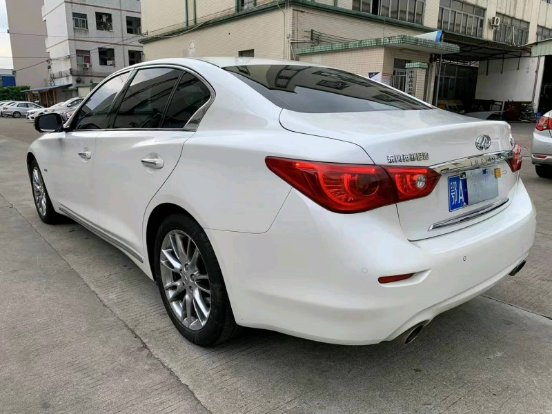 中山18年英菲尼迪Q506