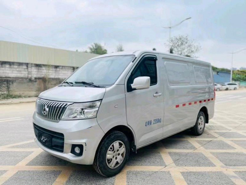 東莞20年長安汽車睿行3