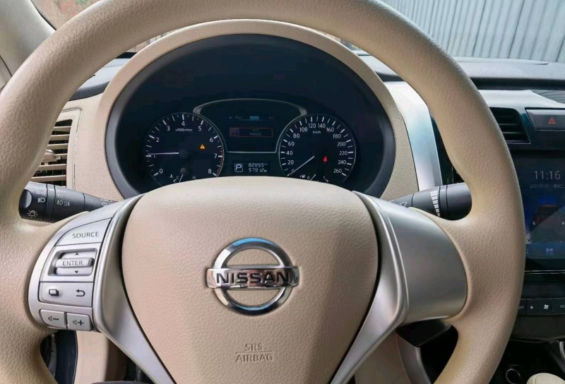 自貢18年日產天籟5