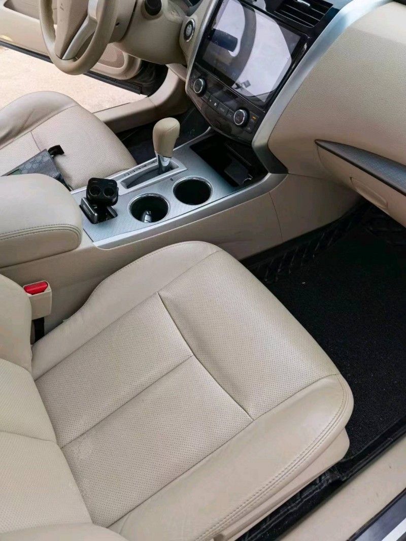 自貢18年日產天籟7