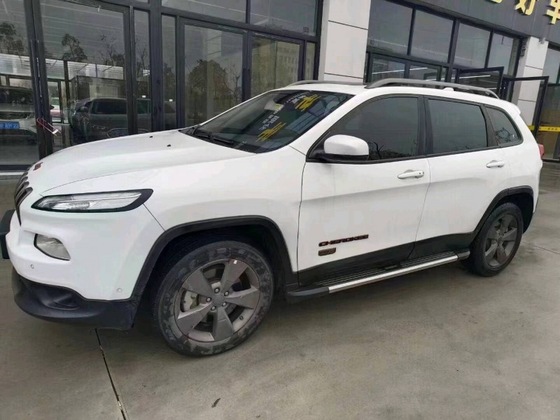 株洲17年Jeep自由光3
