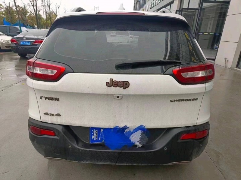 株洲17年Jeep自由光4