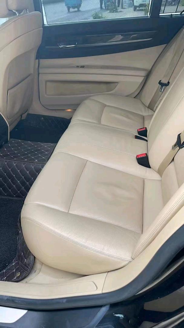 北京11年宝马7系5