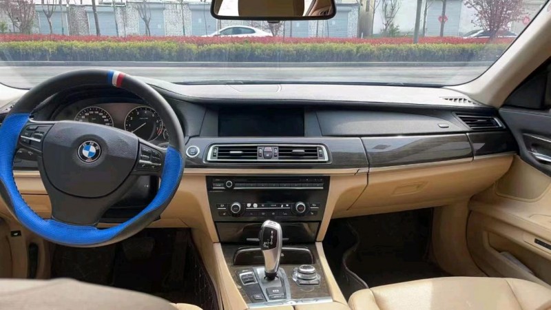 北京11年宝马7系6