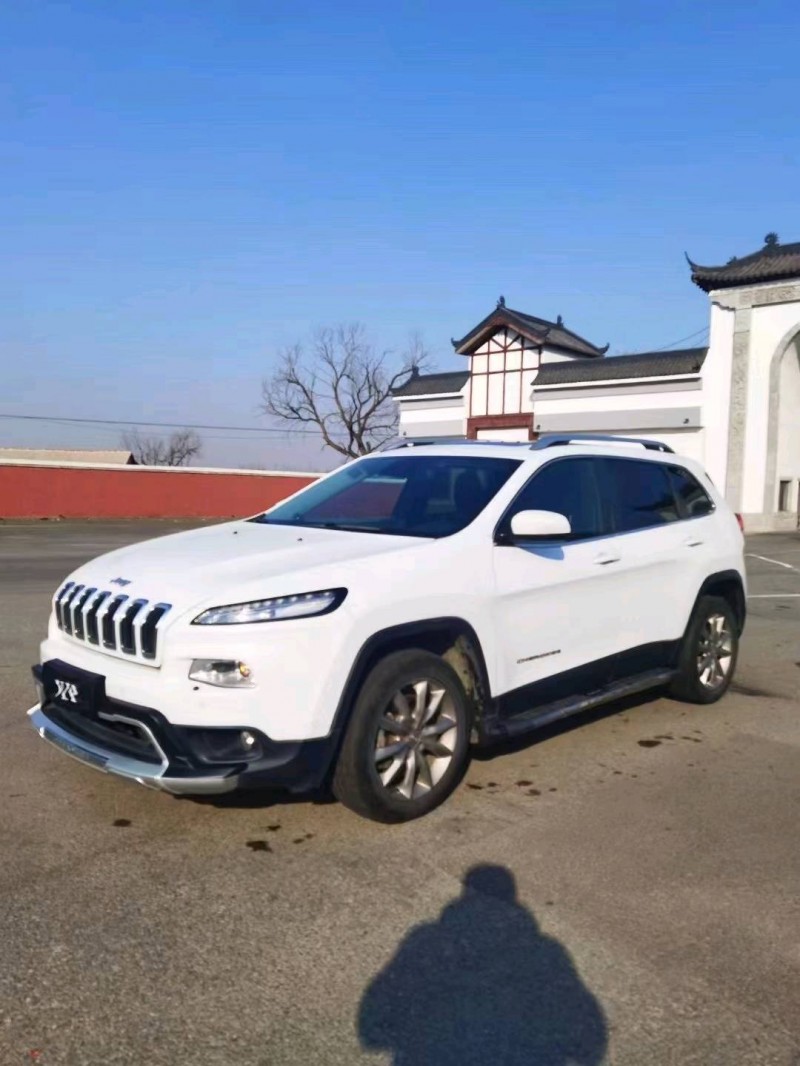 沈陽14年Jeep自由光2